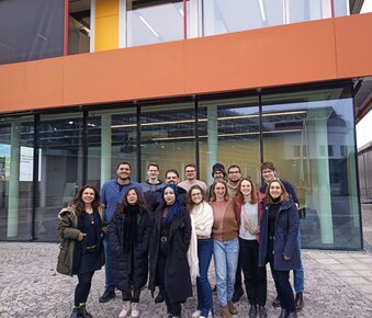 Gruppenfoto außen