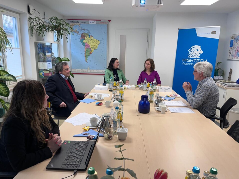 Treffen in BAYLAT Büro