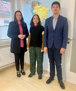 [Translate to Spanish:] Dr. Vanina beim BAYLAT Team