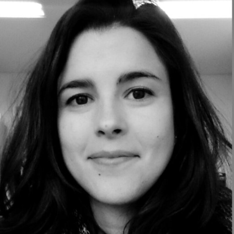 Dr. Juliana Bahia