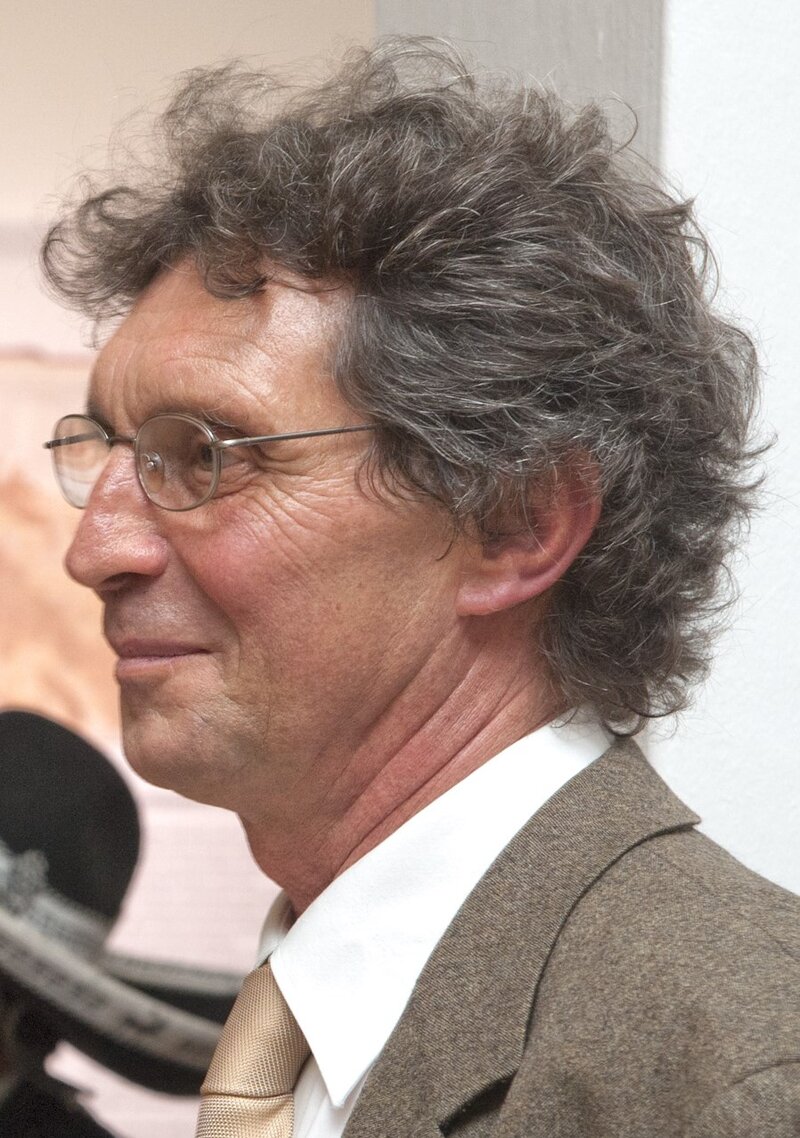 Dr. Dirk Bühler