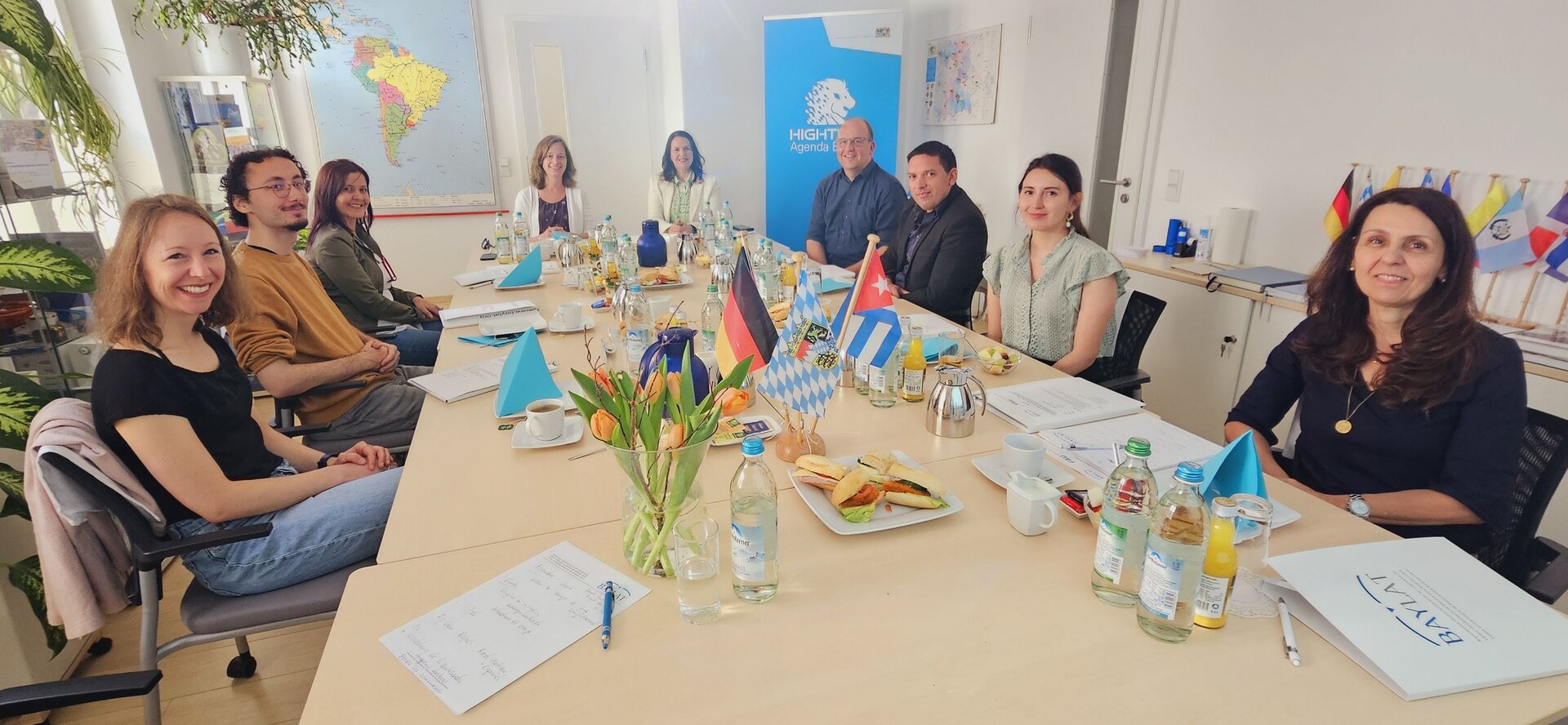 Delegation aus Kuba inklusive Prof. Jansen und Vertreter des BAYLAT