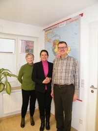 Dr. Irma de Melo, BAYLAT-Geschäftsführerin, empfängt Professor Dr. Klaus Meyer-Wegener