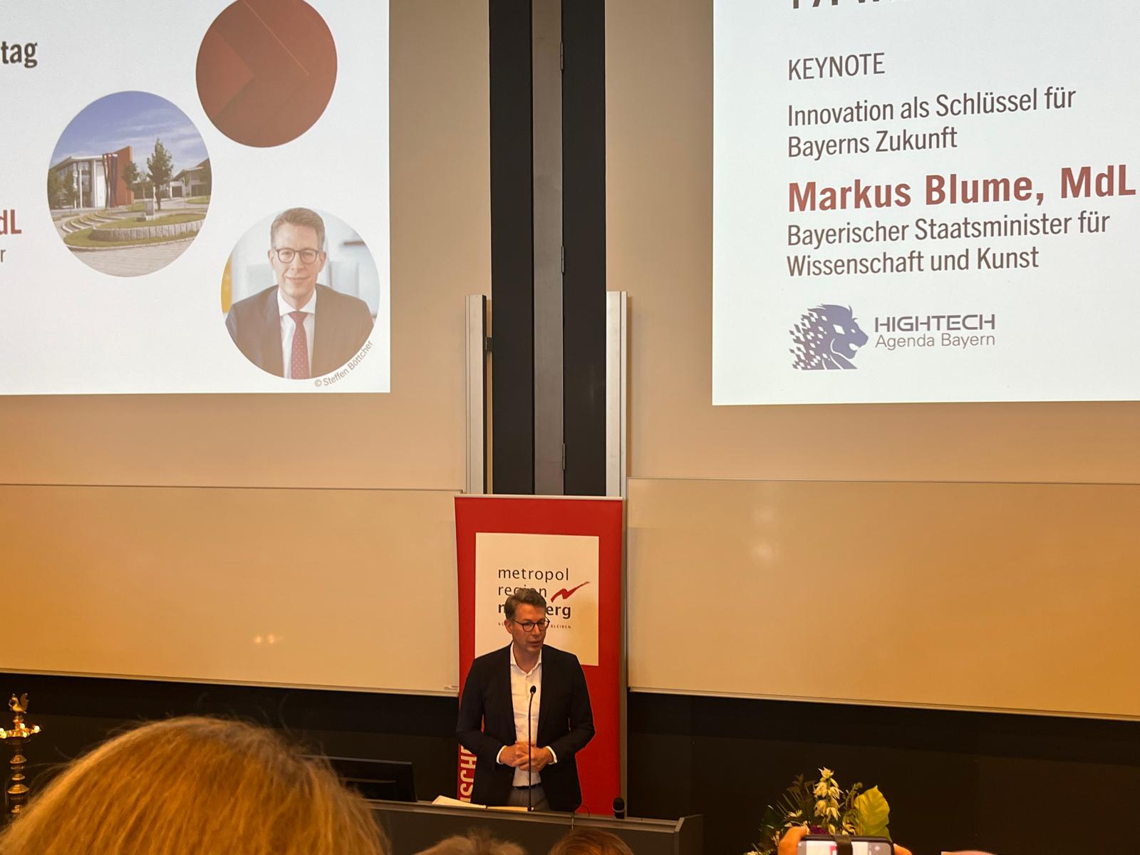 Minister Blume